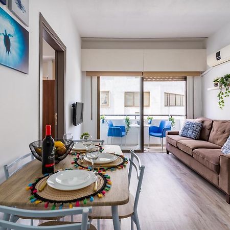 Eleni'S 1-Br Apt In Larnaca Center Екстер'єр фото