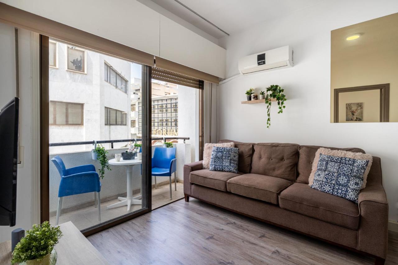 Eleni'S 1-Br Apt In Larnaca Center Екстер'єр фото