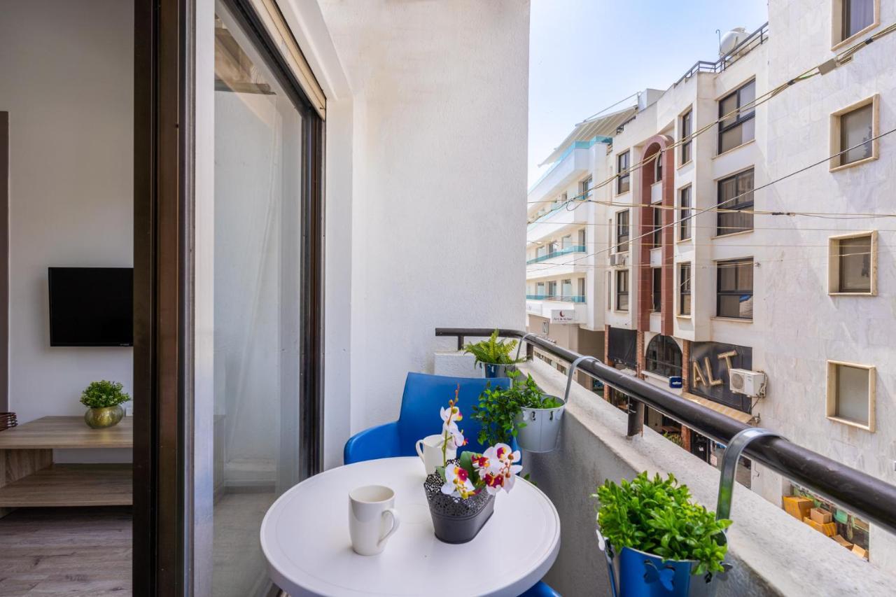 Eleni'S 1-Br Apt In Larnaca Center Екстер'єр фото