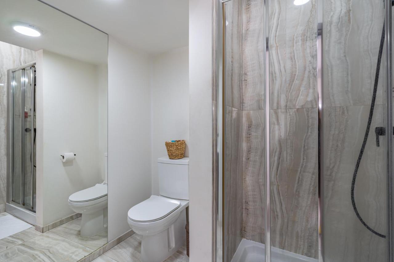Eleni'S 1-Br Apt In Larnaca Center Екстер'єр фото