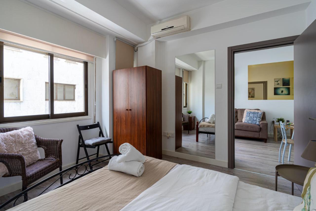 Eleni'S 1-Br Apt In Larnaca Center Екстер'єр фото